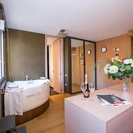 Della Fontana Penthouse Apartment Varenna